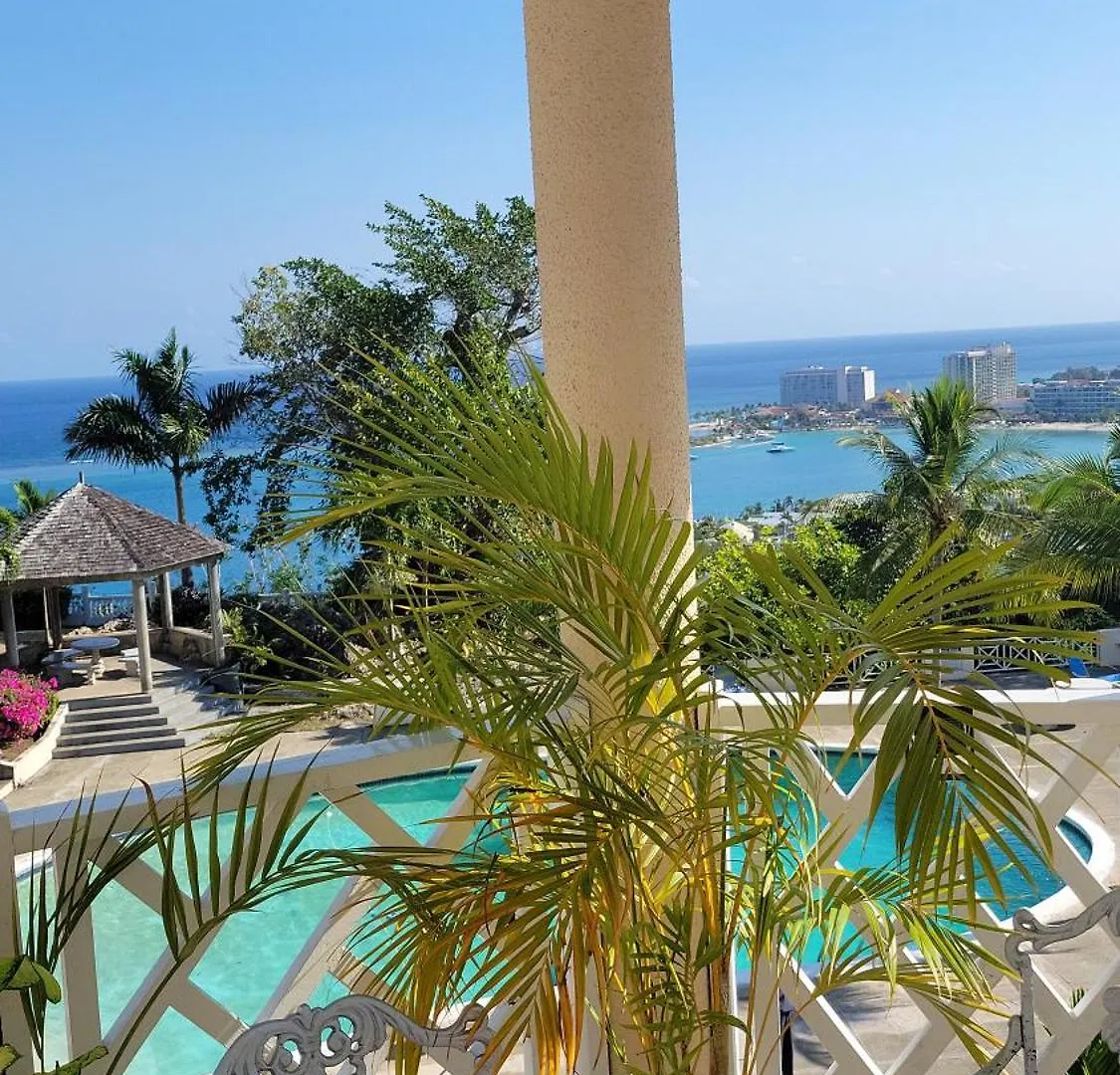 Blue Topaz Ocho Rios Holiday home